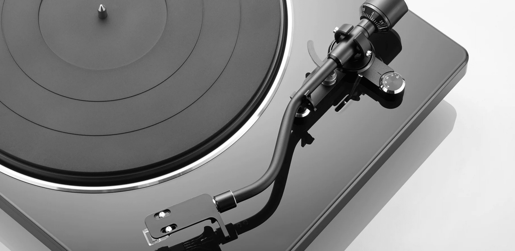 Denon DP-400 Turntable with Built in Phono Equaliser