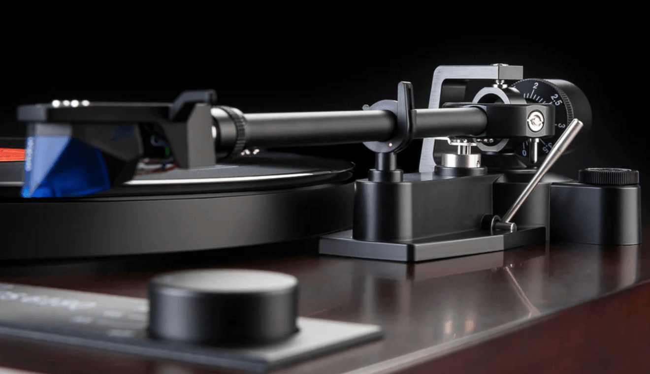 Dual CS-618Q Semi-Automatic Turntable