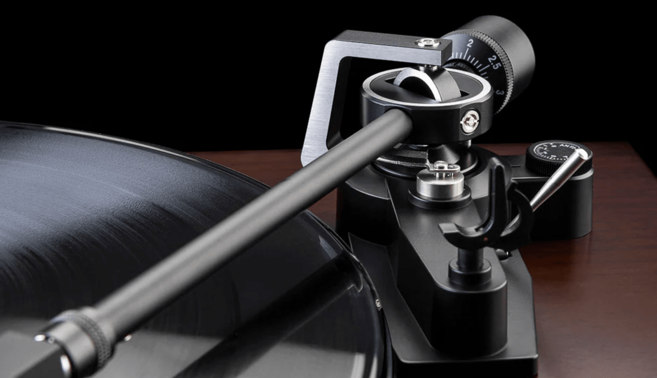 Dual CS-618Q Semi-Automatic Turntable
