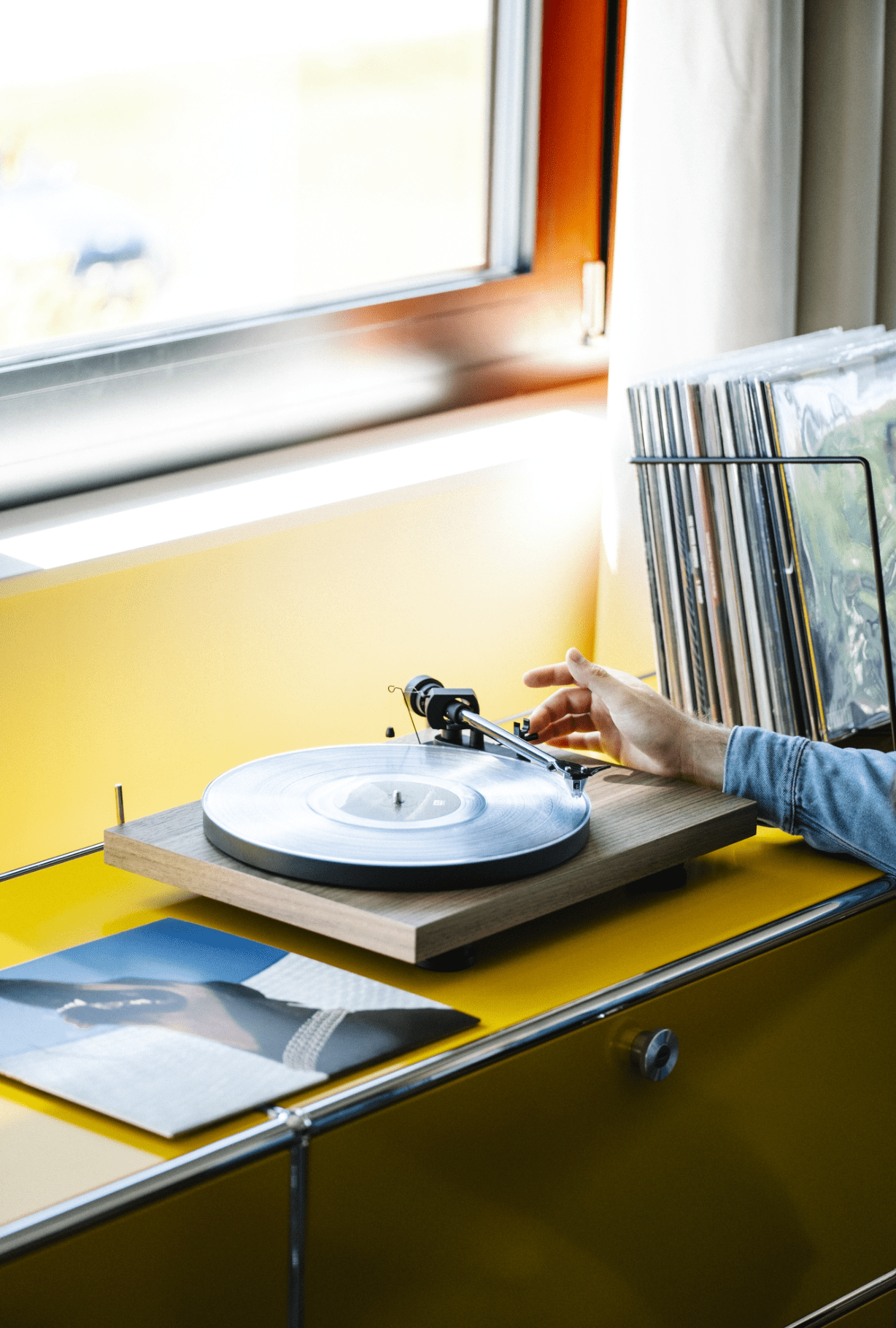 ProJect Debut EVO 2 Turntable with Pick It MM Cartridge