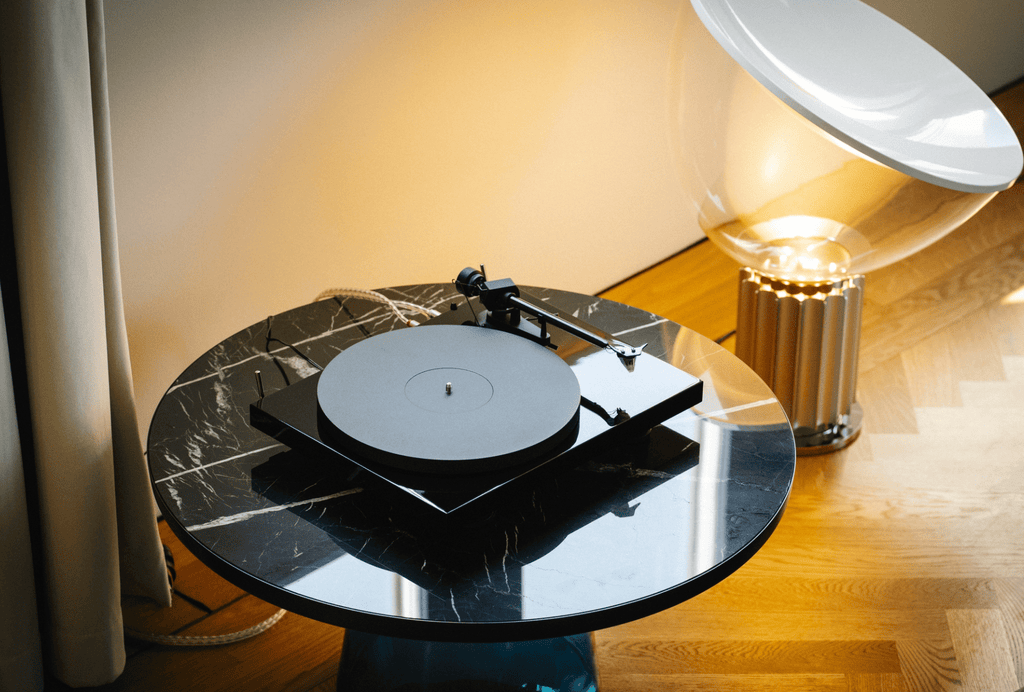 ProJect Debut EVO 2 Turntable with Pick It MM Cartridge