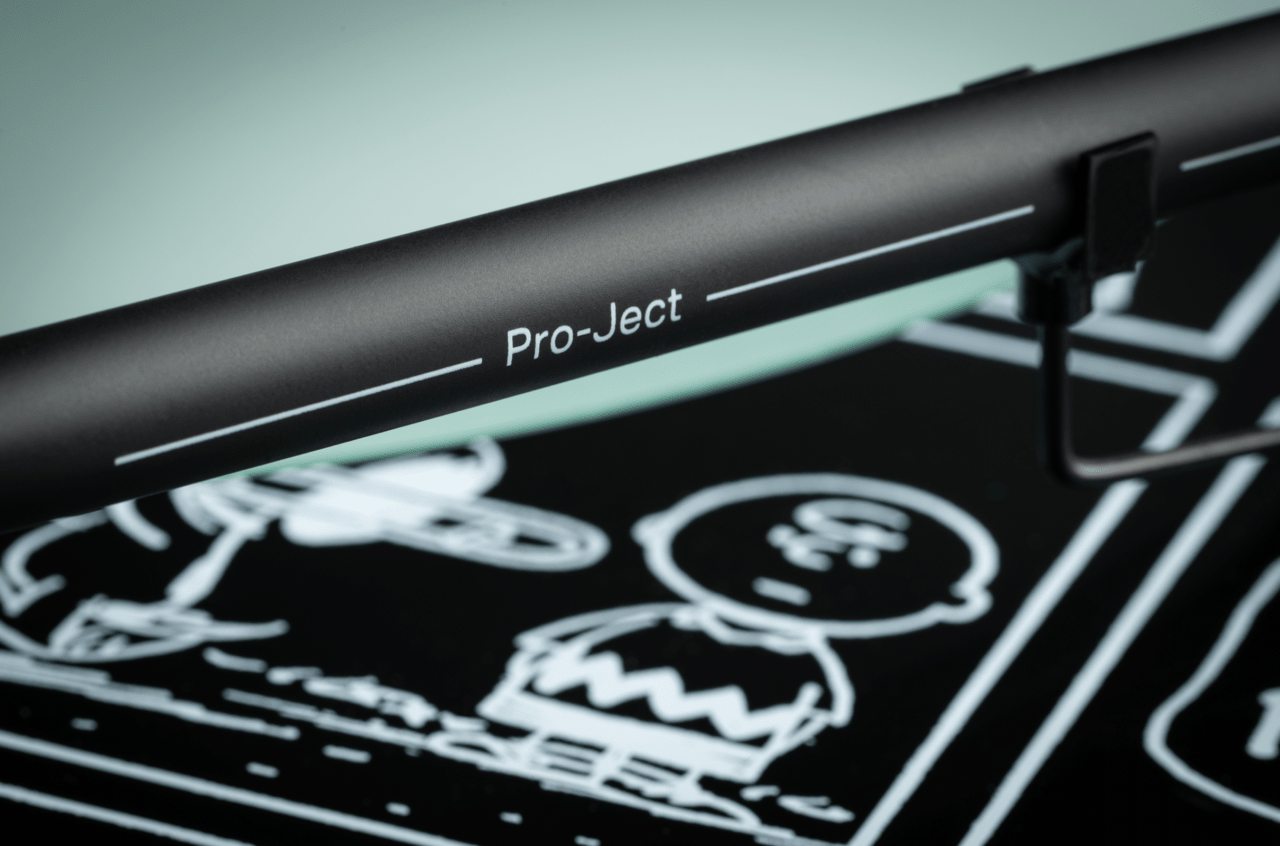 ProJect Peanuts Turntable with Ortofon OM 10 Cartridge