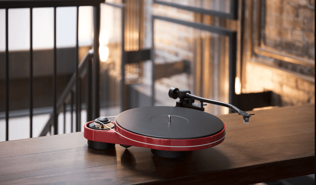 ProJect RPM 3 Carbon Turntable with Ortofon 2M Silver Cartridge