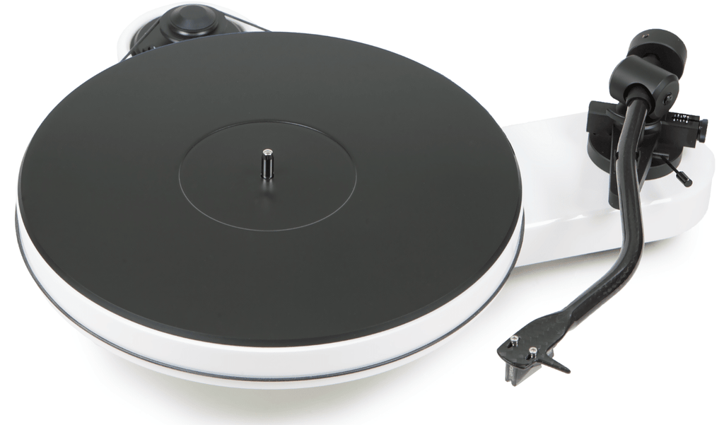 ProJect RPM 3 Carbon Turntable with Ortofon 2M Silver Cartridge