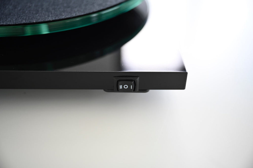 ProJect T2 W Streaming Turntable with Ortofon 2M Red Cartridge