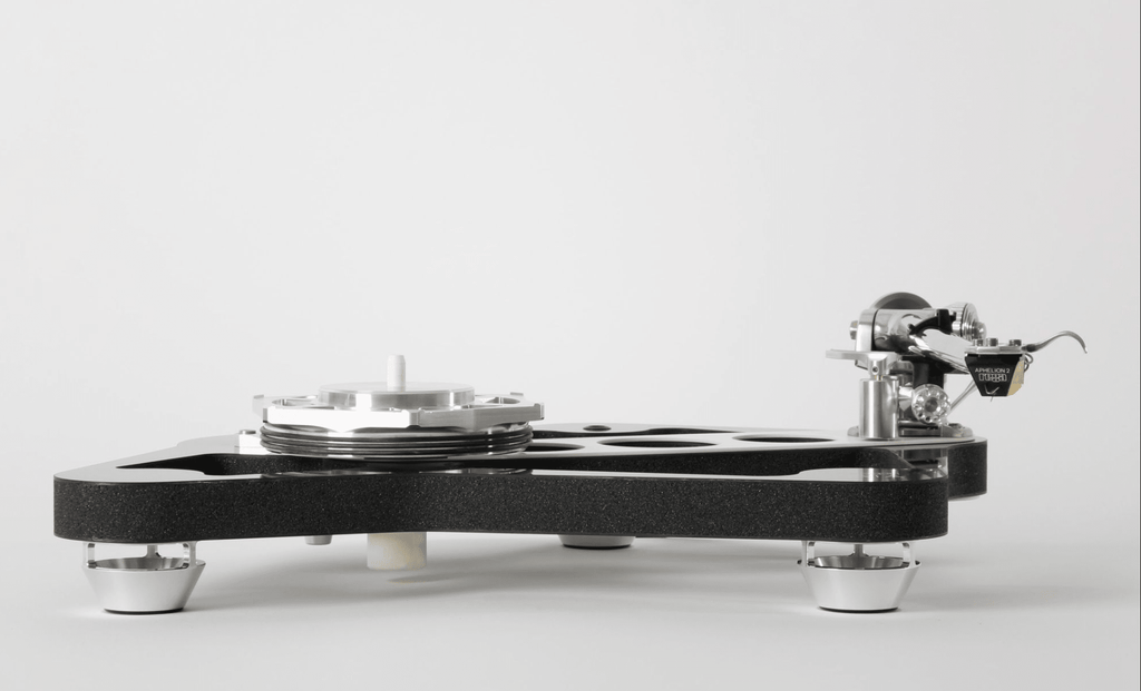 Rega Naia Reference Turntable with Optional Aphelion 2 MC Cartridge