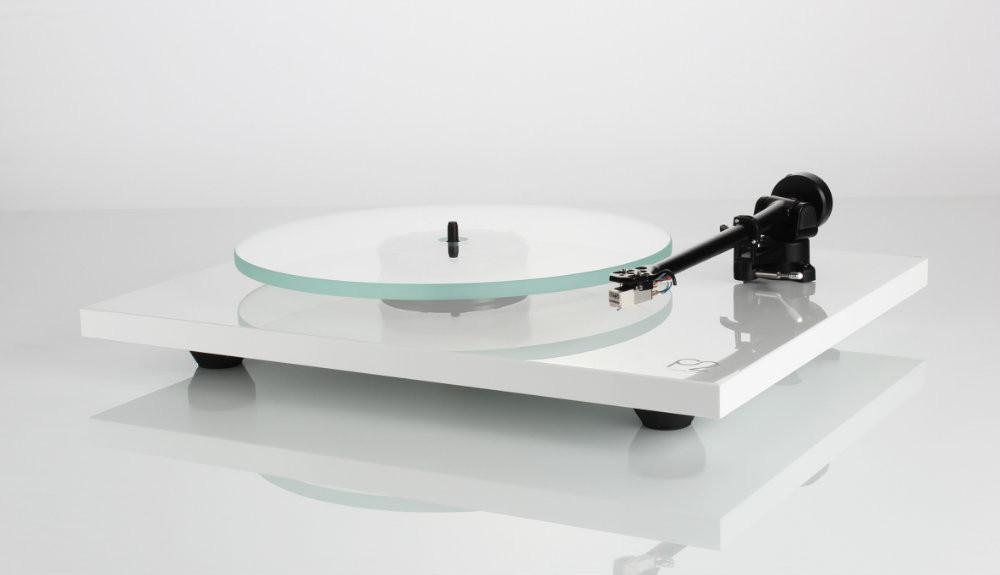 Rega Planar 2 Turntable - Gloss White