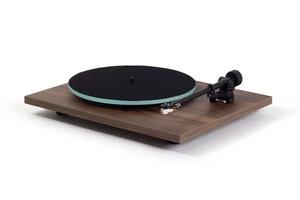 Rega Planar 2 Turntable in Walnut