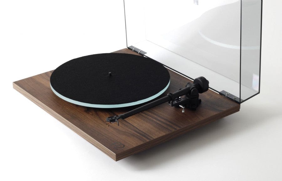 Rega Planar 2 Turntable in Walnut