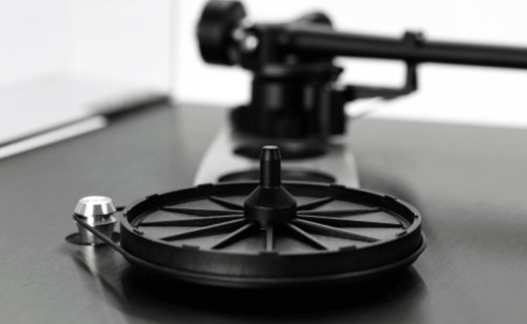 Rega Planar 3 RS Special Edition with ND5 in Brushed Aluminium Black