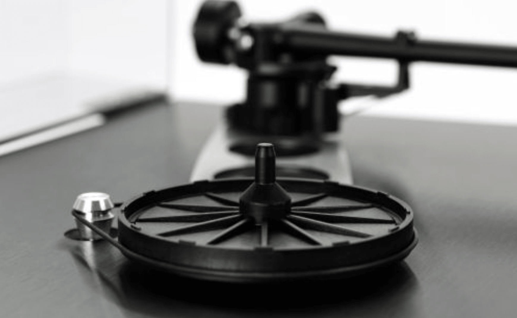 Rega Planar 3 RS Special Edition with ND5 in Brushed Aluminium Black