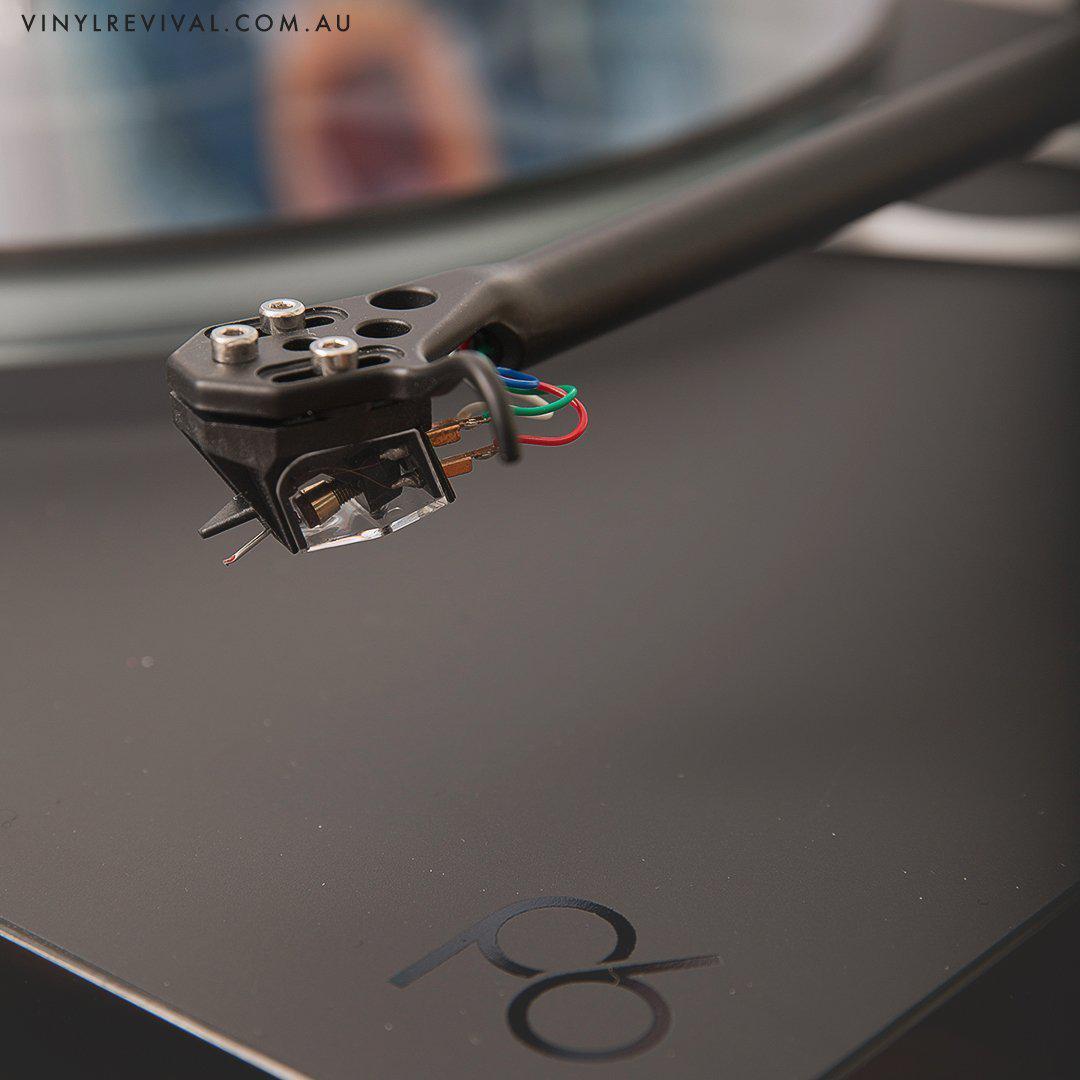 Rega Planar 6 Turntable with Ania MC Cartridge